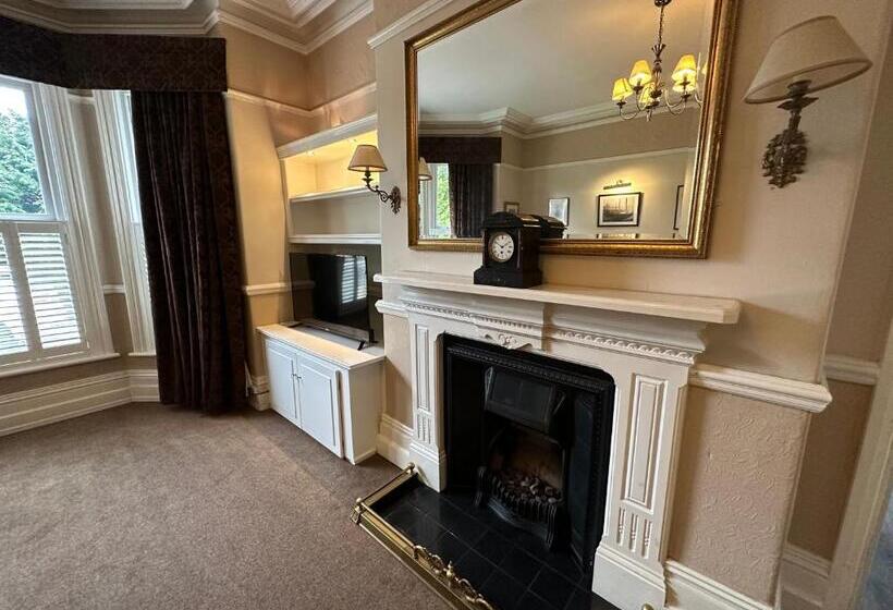 Lennox Lea Studios And Apartments