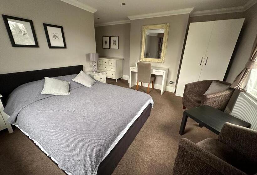 Lennox Lea Studios And Apartments