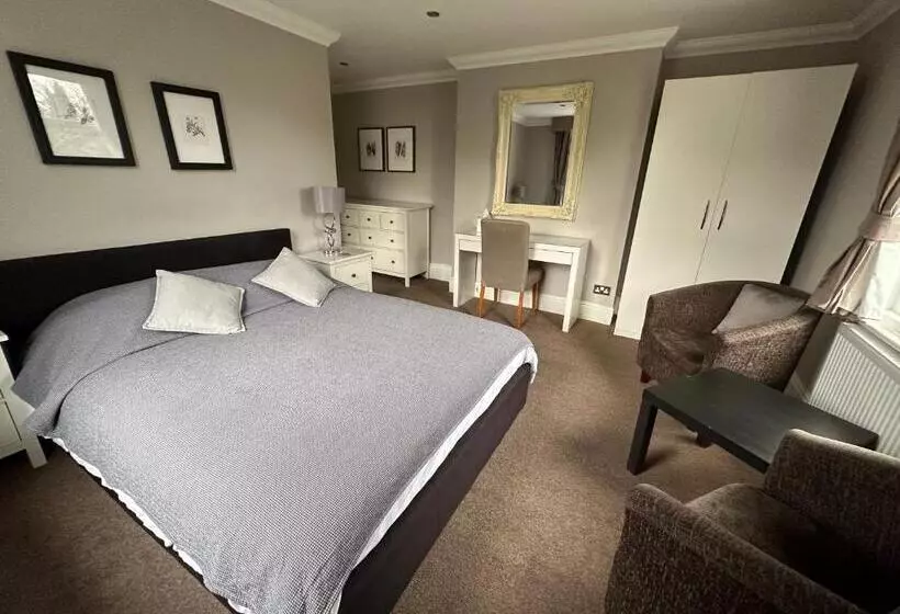 Lennox Lea Studios And Apartments