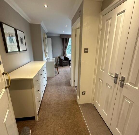 Lennox Lea Studios And Apartments