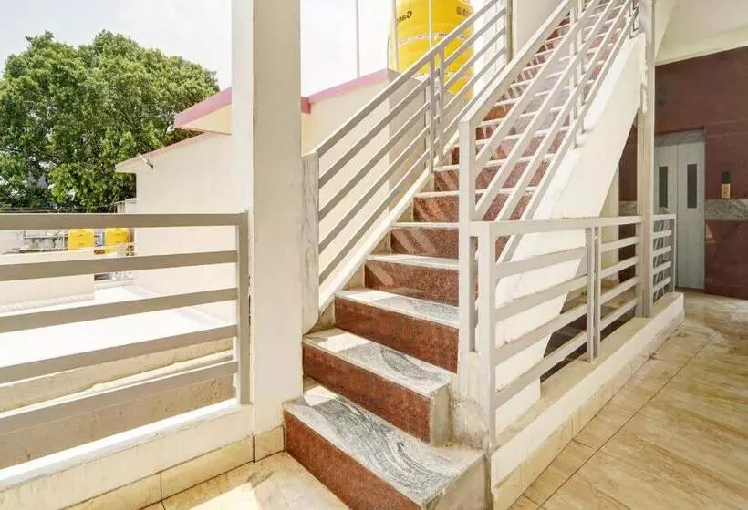 Oyo Hotel Kailasa