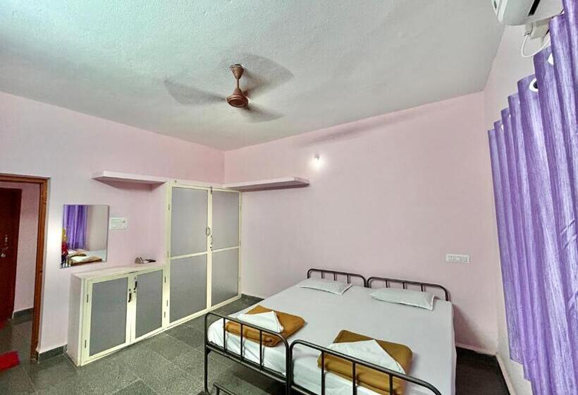 پانسیون Aryadurga Residency