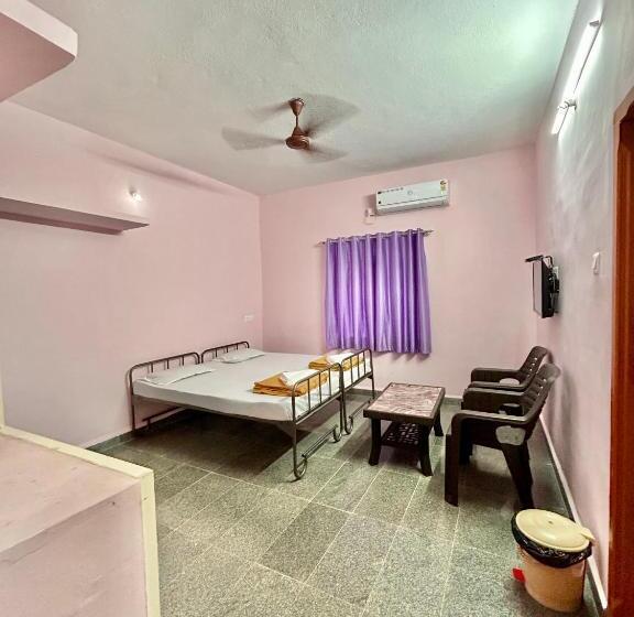 پانسیون Aryadurga Residency