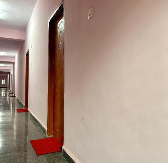 پانسیون Aryadurga Residency