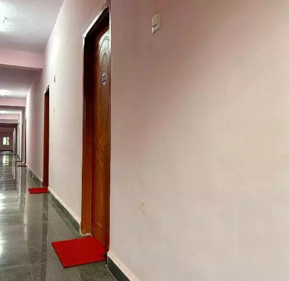 ペンション Aryadurga Residency