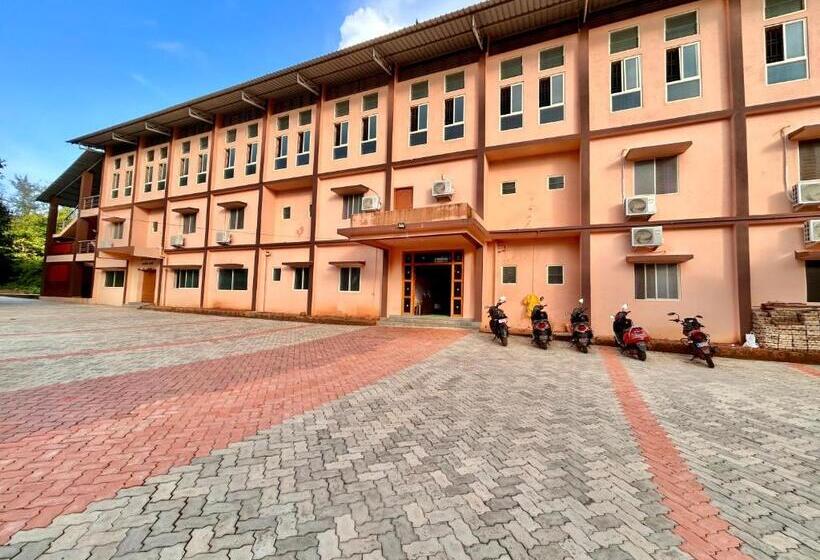 پانسیون Aryadurga Residency