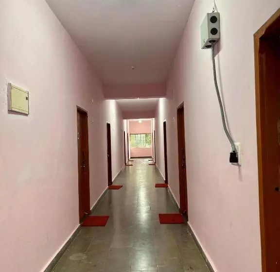 ペンション Aryadurga Residency