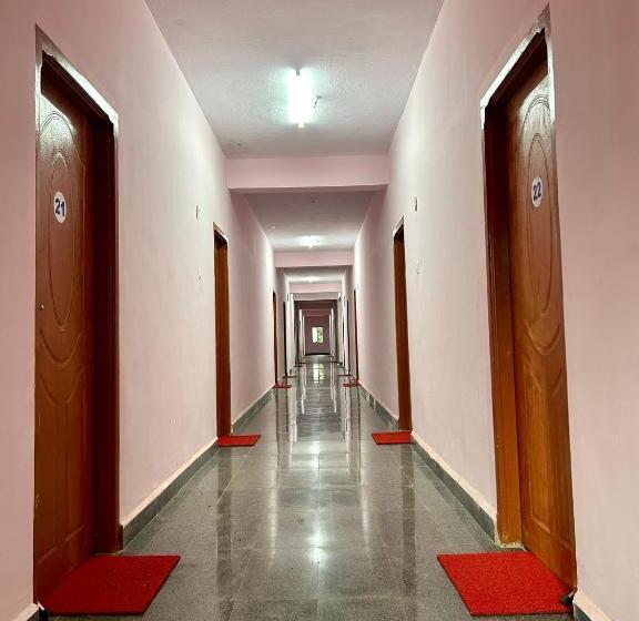 پانسیون Aryadurga Residency