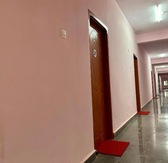 پانسیون Aryadurga Residency