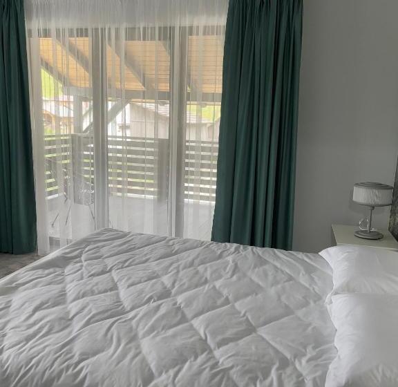 پانسیون Dorna Retreat