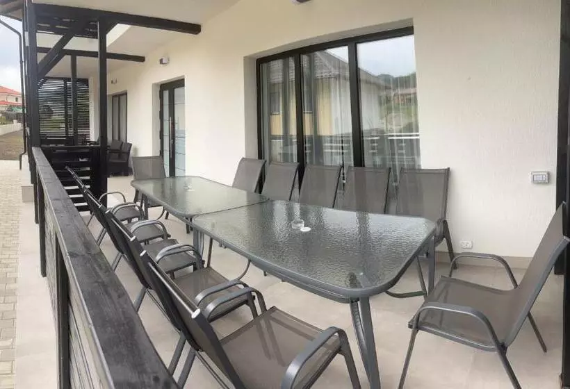 پانسیون Dorna Retreat