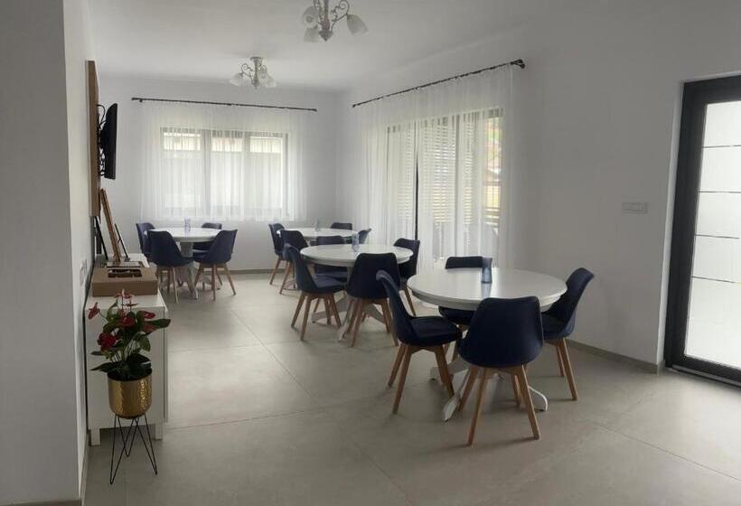 پانسیون Dorna Retreat