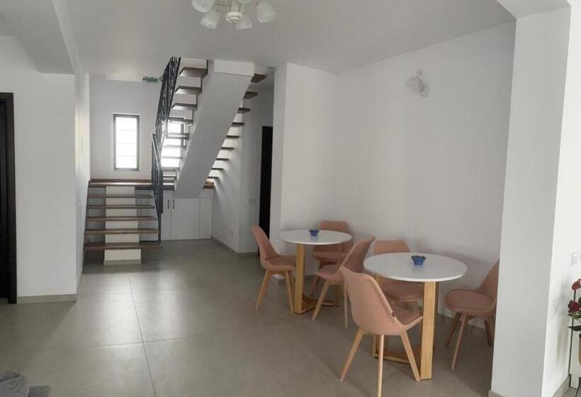 پانسیون Dorna Retreat