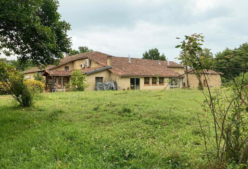 Пансион Gîtes Et Camping Hameau Nouste Temps