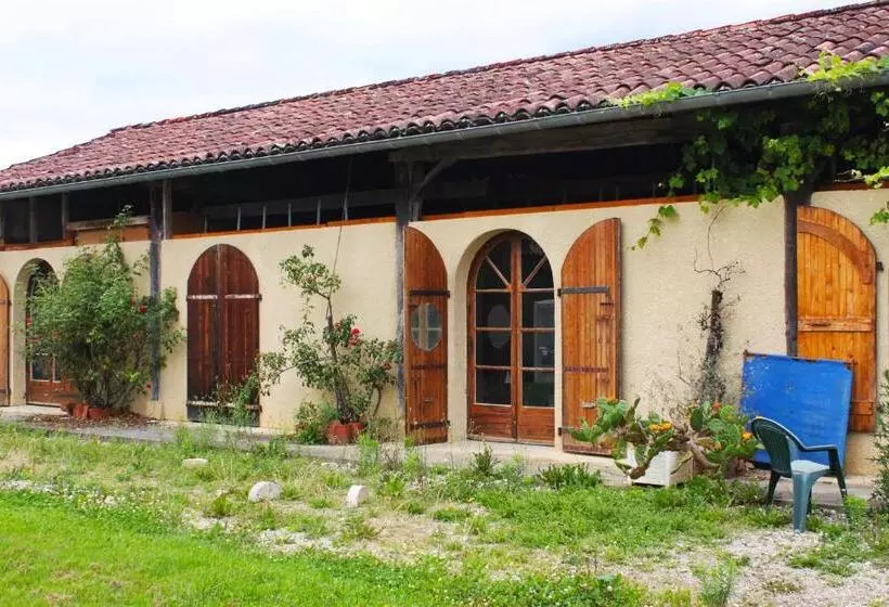 Majatalo Gîtes Et Camping Hameau Nouste Temps