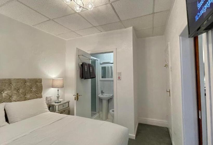 بنسيون Double Room With Private Bathroom 16 Havelock Street 6