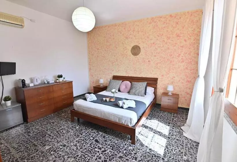 Majatalo Izzhome Central Room