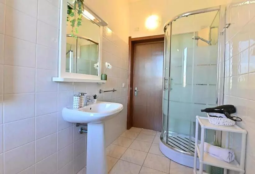 Majatalo Izzhome Central Room