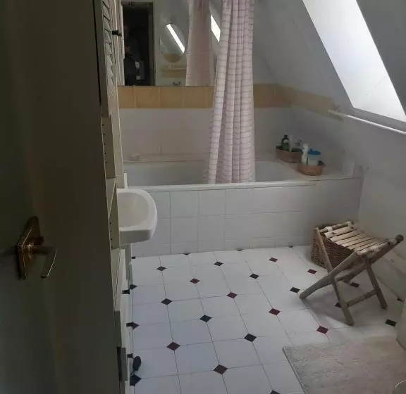 ペンション Maison De La Source