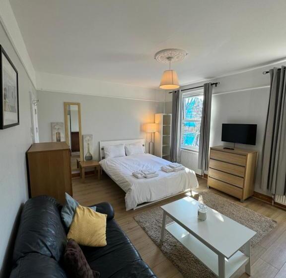 פנסיון Napcastle Archway