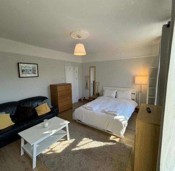 פנסיון Napcastle Archway