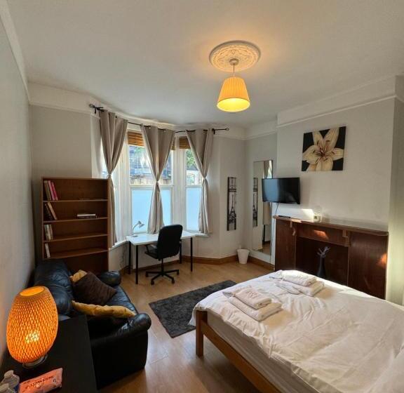 פנסיון Napcastle Archway