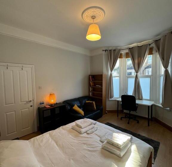 פנסיון Napcastle Archway