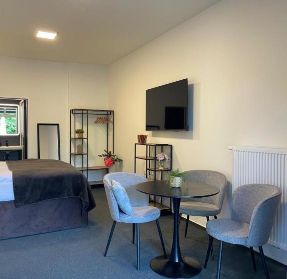 住宿加早餐  Apartmány Hrázní