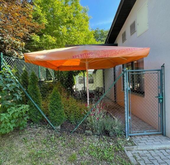 住宿加早餐  Apartmány Hrázní