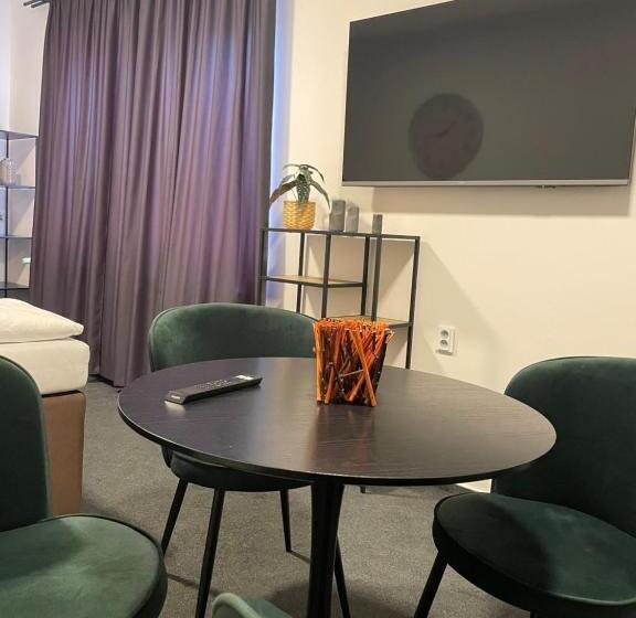 住宿加早餐  Apartmány Hrázní