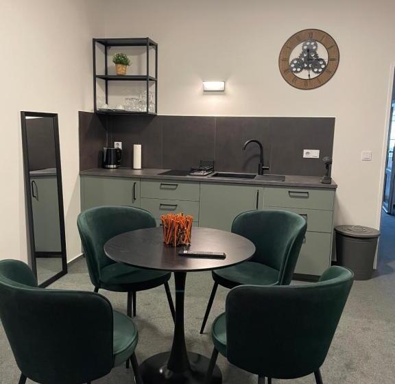 住宿加早餐  Apartmány Hrázní