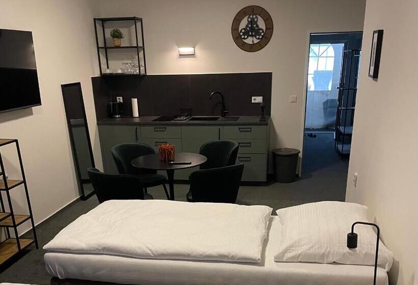 住宿加早餐  Apartmány Hrázní