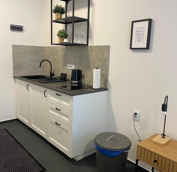 住宿加早餐  Apartmány Hrázní