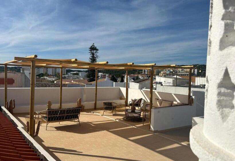 تختخواب و صبحانه Casa Noava