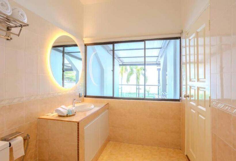 Bed and Breakfast Suntai Villa, Beachfront Suites