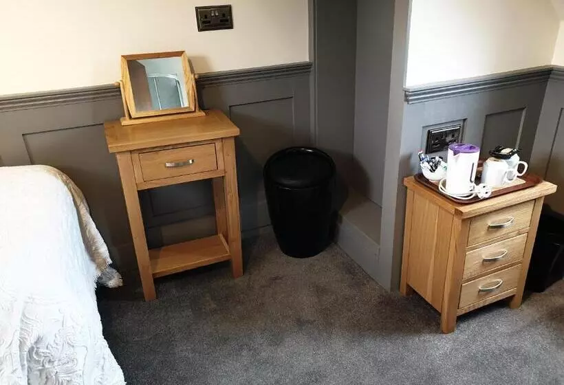 Cliffe House Bed & Breakfast