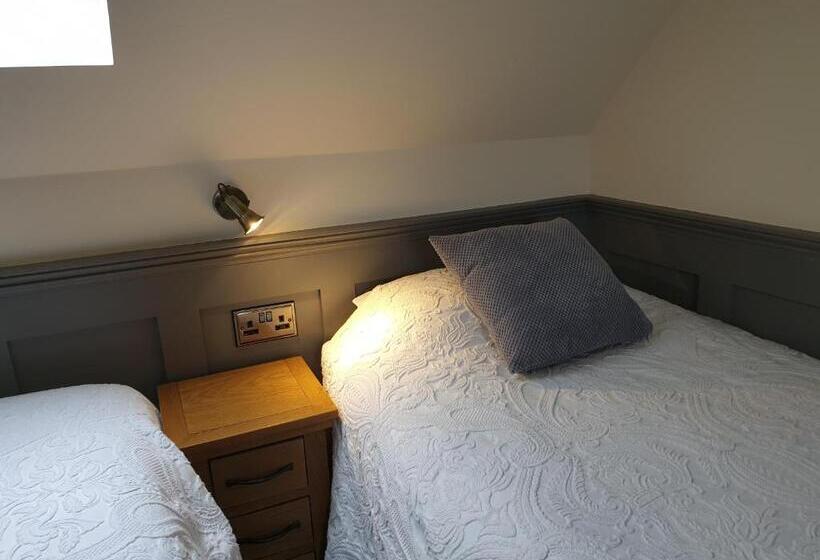 Cliffe House Bed & Breakfast