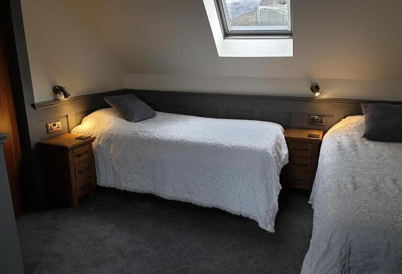 Cliffe House Bed & Breakfast