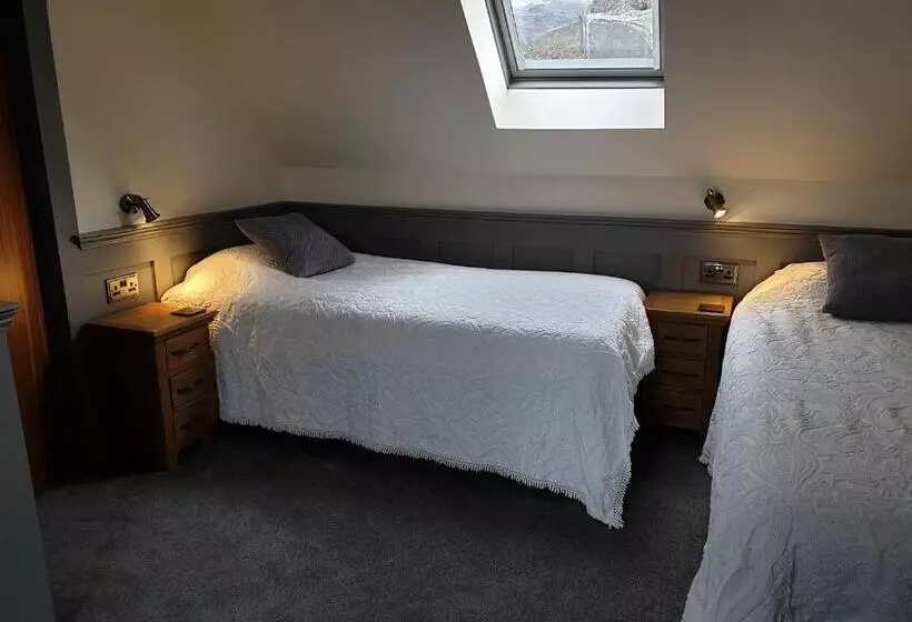 Cliffe House Bed & Breakfast