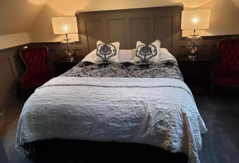 Cliffe House Bed & Breakfast