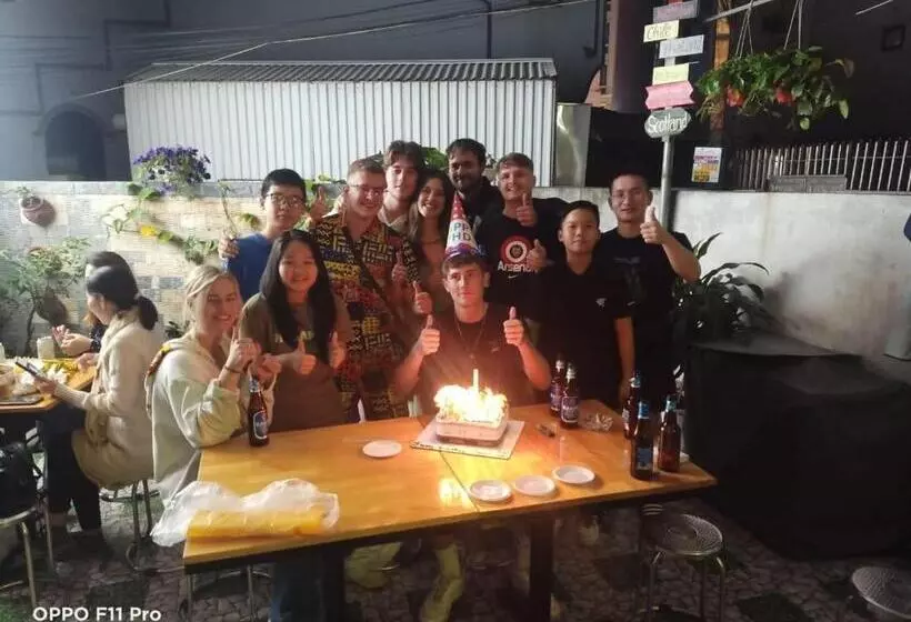 Ha Long Fancy Hostel With Vegetarian And Vegan Restaurant