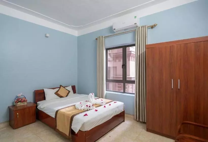 Ha Long Fancy Hostel With Vegetarian And Vegan Restaurant