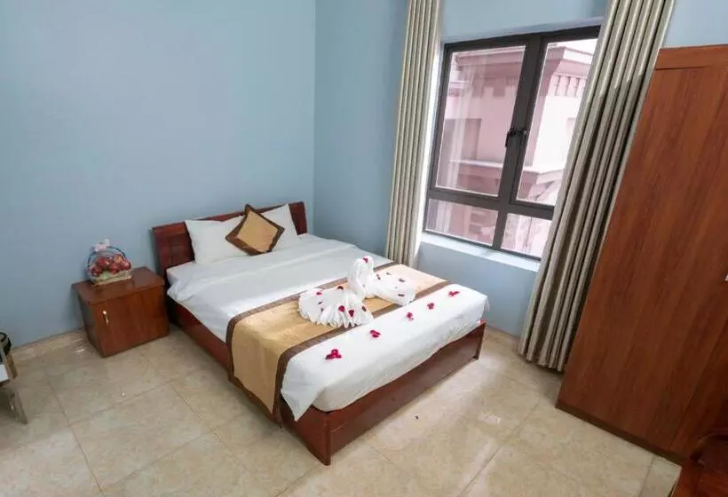 Ha Long Fancy Hostel With Vegetarian And Vegan Restaurant