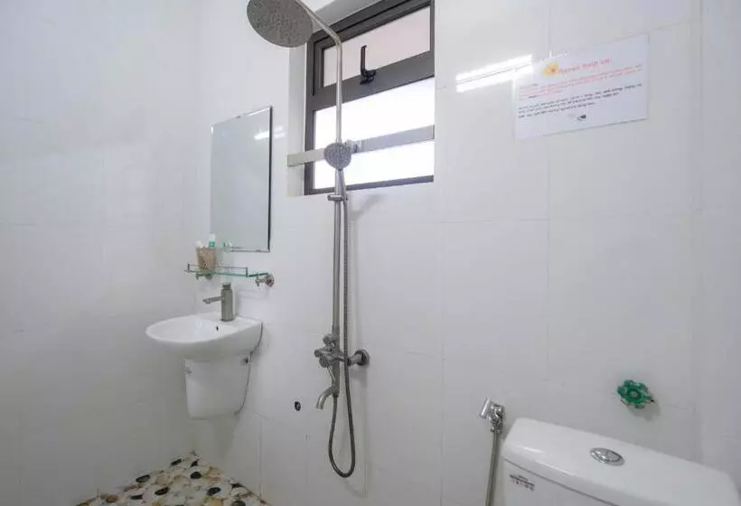 Ha Long Fancy Hostel With Vegetarian And Vegan Restaurant