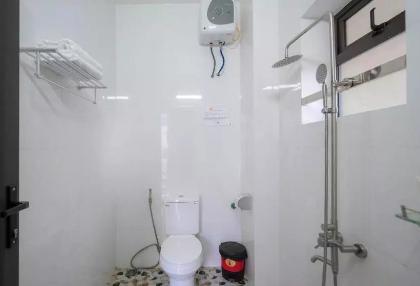 Ha Long Fancy Hostel With Vegetarian And Vegan Restaurant