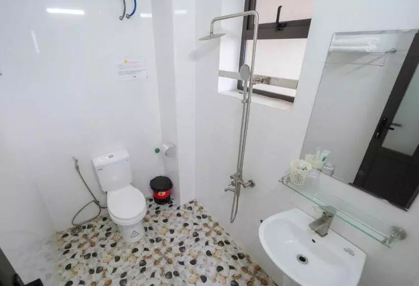Ha Long Fancy Hostel With Vegetarian And Vegan Restaurant