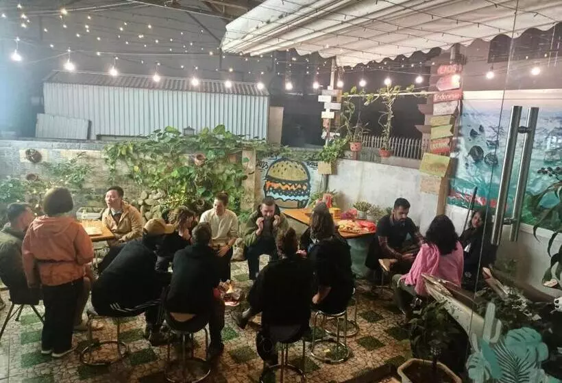 Ha Long Fancy Hostel With Vegetarian And Vegan Restaurant