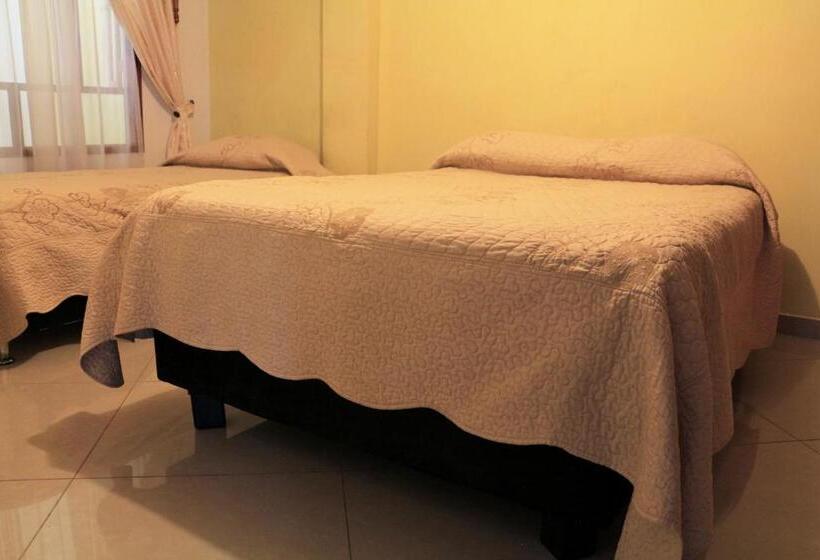 Hotel Camelia Real Briceño