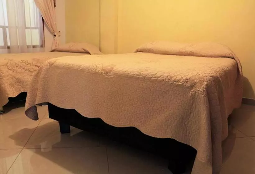 ホテル Camelia Real Briceño