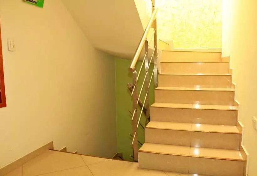 ホテル Camelia Real Briceño